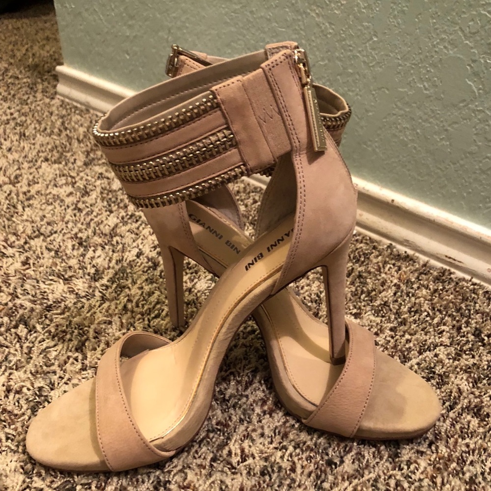 Gianni Bini Nude Ankle Strap Heels
